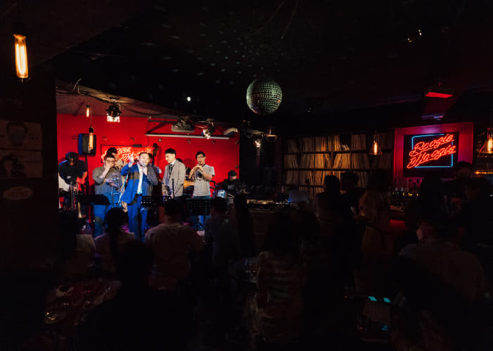 Haebangchon Live Bar Tour Groovin’ Soul, Seoul