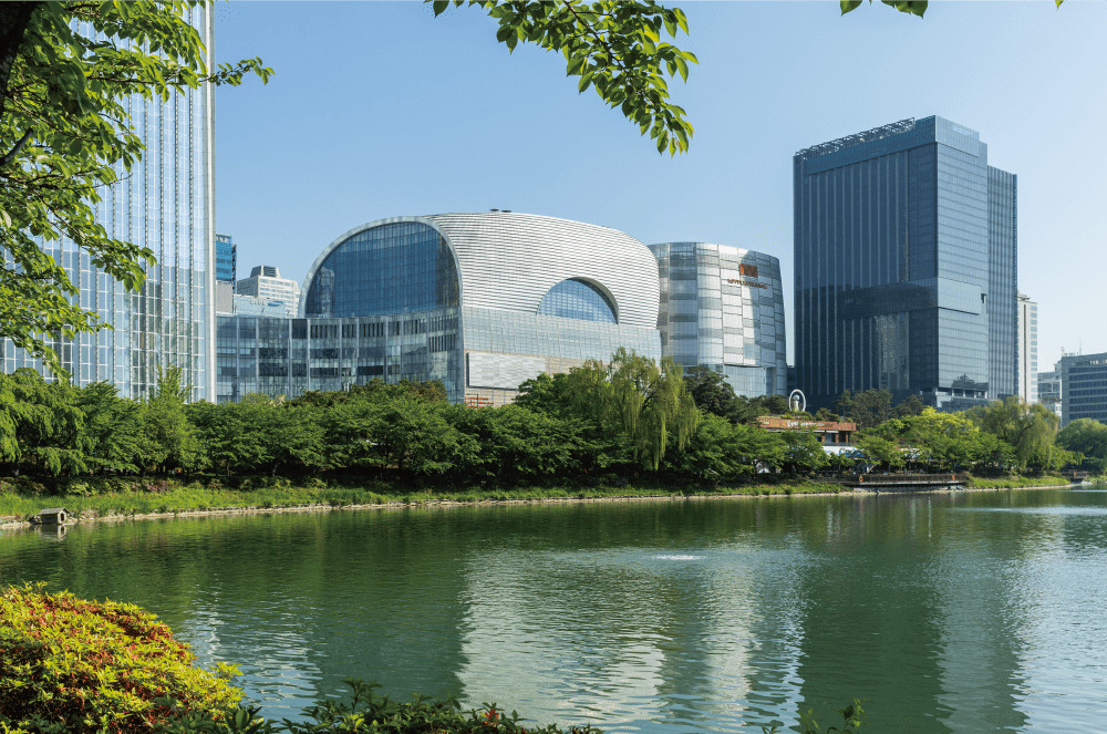Seokchon Lake
