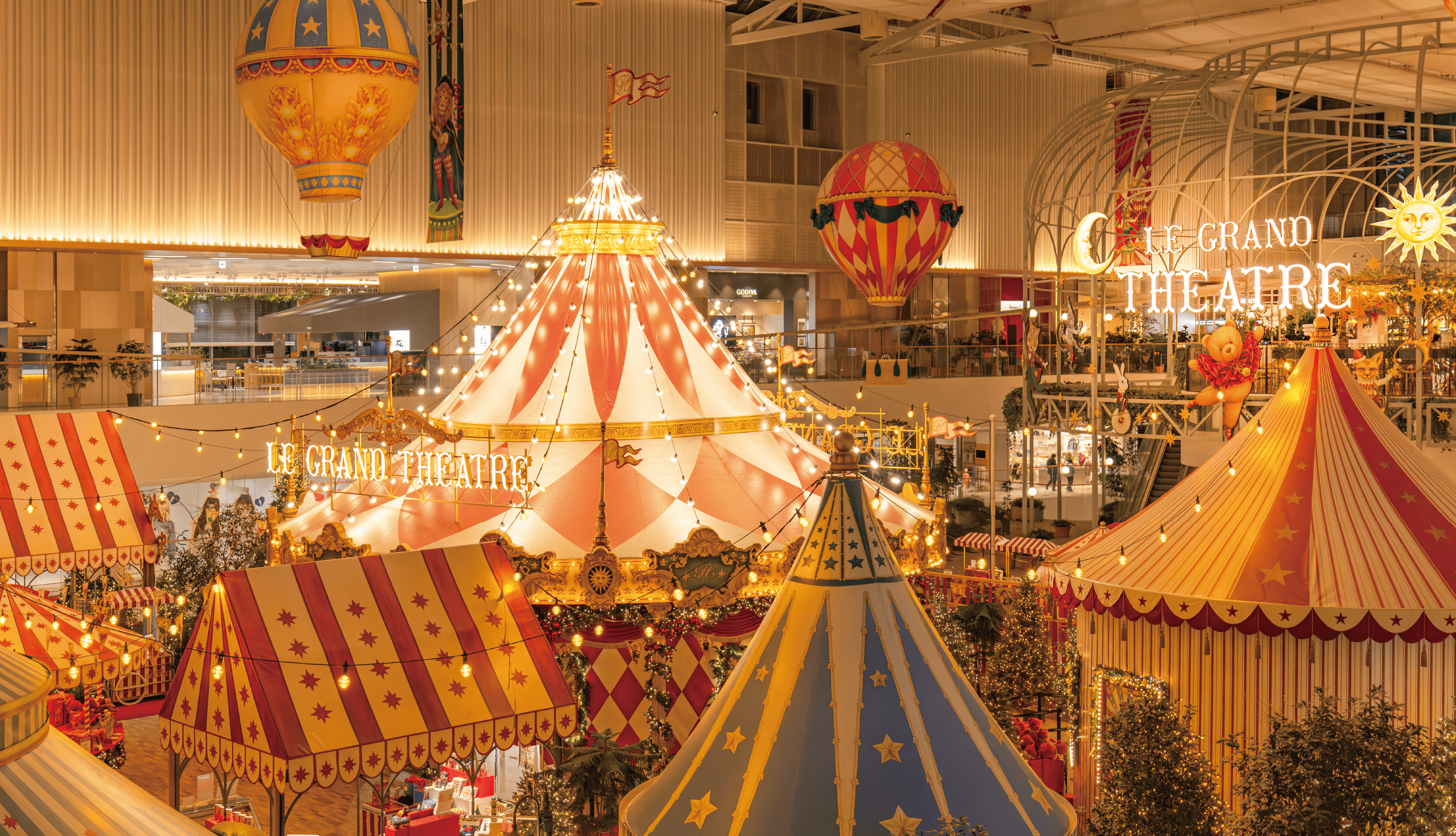 Shinsegae Christmas Lights & The Hyundai Seoul's Christmas H-Village3