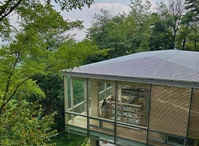 Inwangsan Shelter in the Woods 