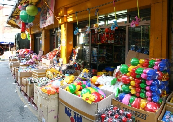 Changsin-dong Toy Wholesale Market