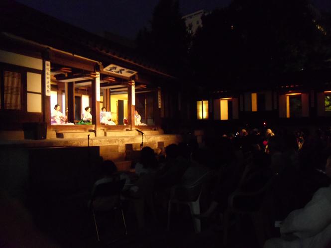 Extended Evening Hours at Unhyeongung Palace