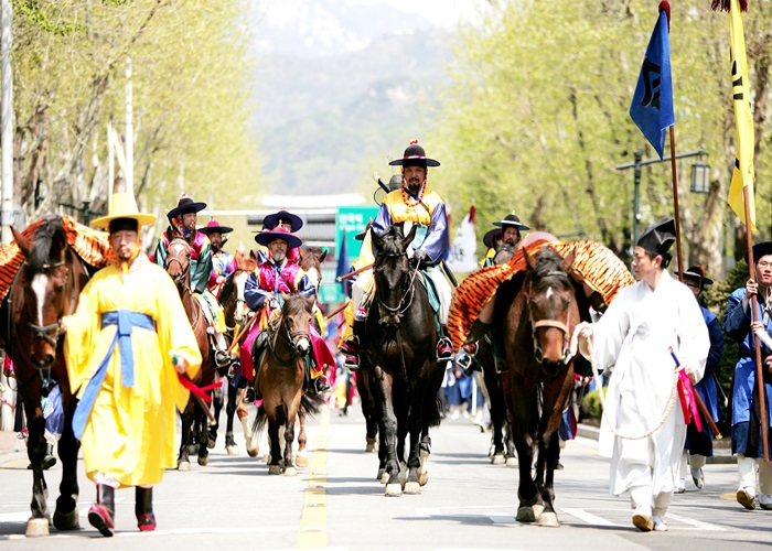 King Jeongjo’s Tomb Parade Reenactment 2016