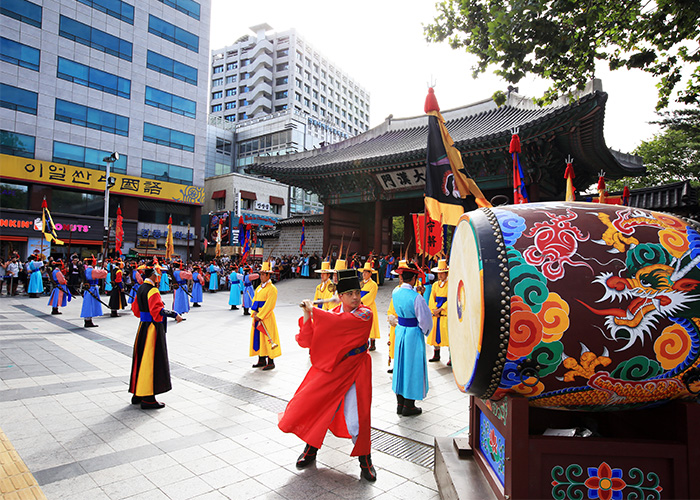 Changing of the Royal Guard at Deoksugung Palace